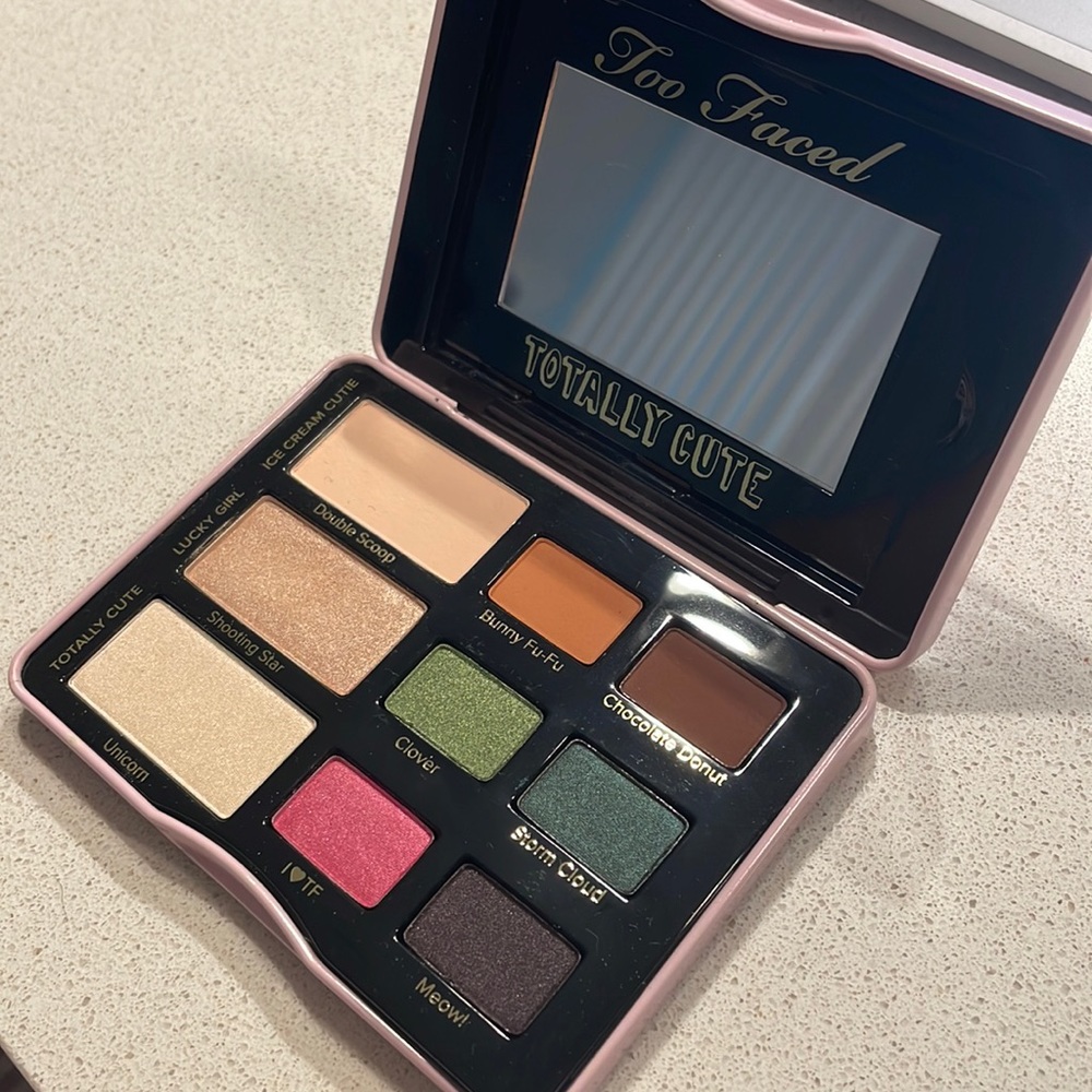 Too Faced Totally Cute Eyeshadow